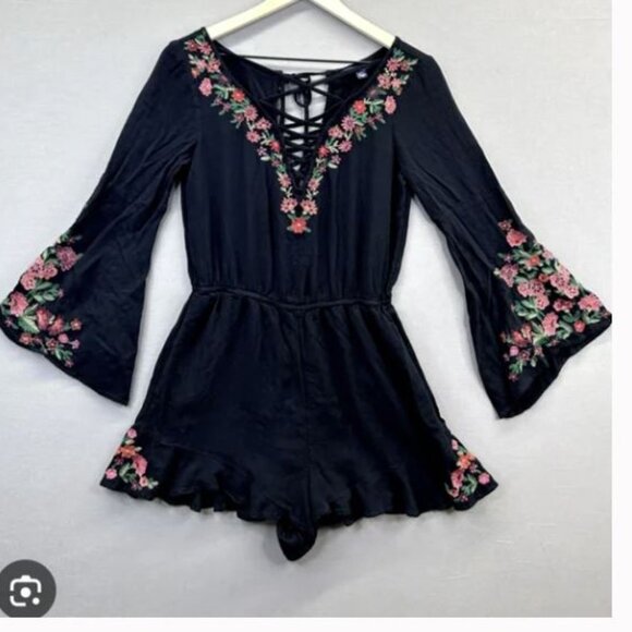American Eagle Black Floral Embroidered Romper, an, ptp 22.5 - Picture 1 of 3